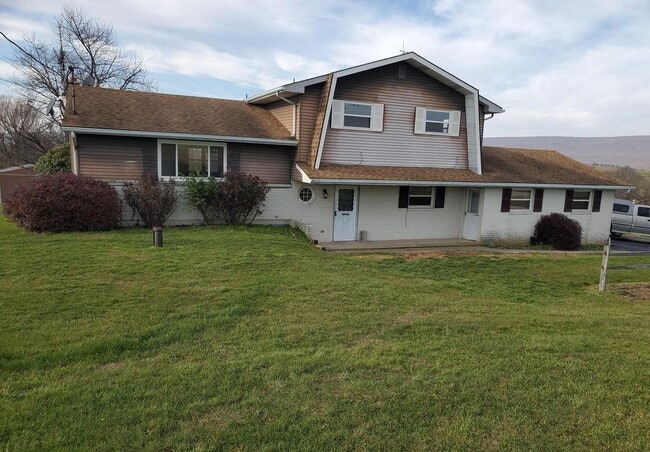 Photo - 203 Krick Ln House