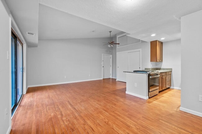 Photo - Open Concept and Renovated Top Level Condo. Close to BWI, Ft. Meade & NSA