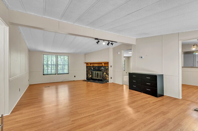 Photo - 234 Mill Pond Rd