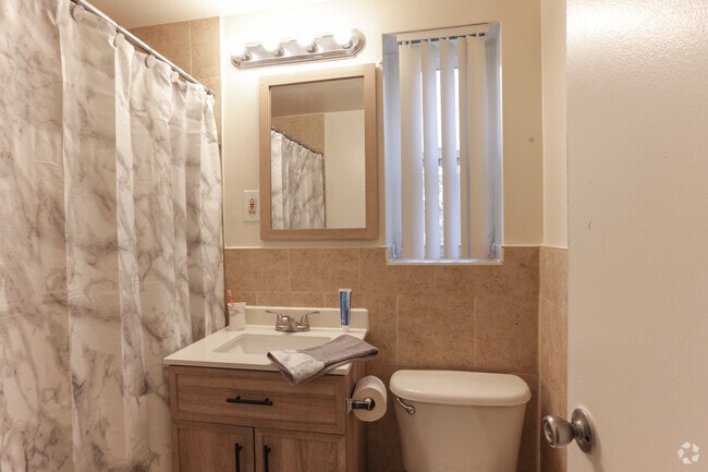 1BR, 1BA - 663 SF