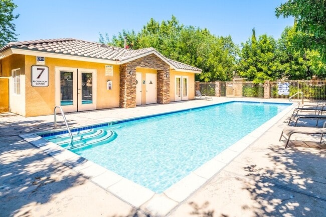 Poor Area and Spa - Villas at Magnolia Place