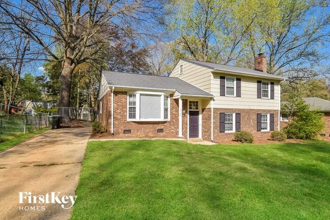 Photo - 2104 Gracewood Dr House