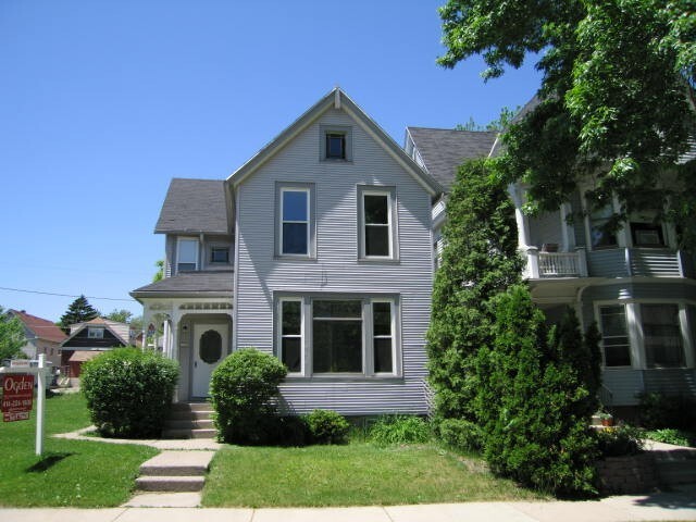 Building Photo - 2543 S Graham St Unit Upper