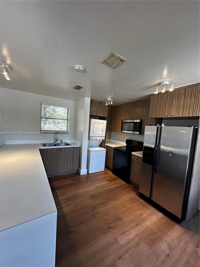 Photo - 5903 N Miami Ave Unidad 5903