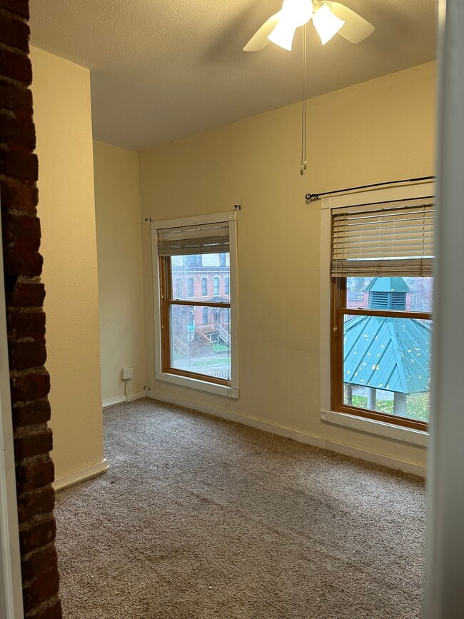 514 Loras Blvd Unit 3