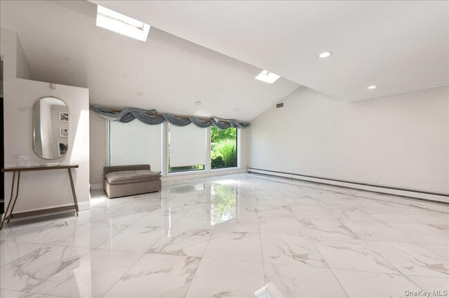 Photo - 70 Longfellow Rd