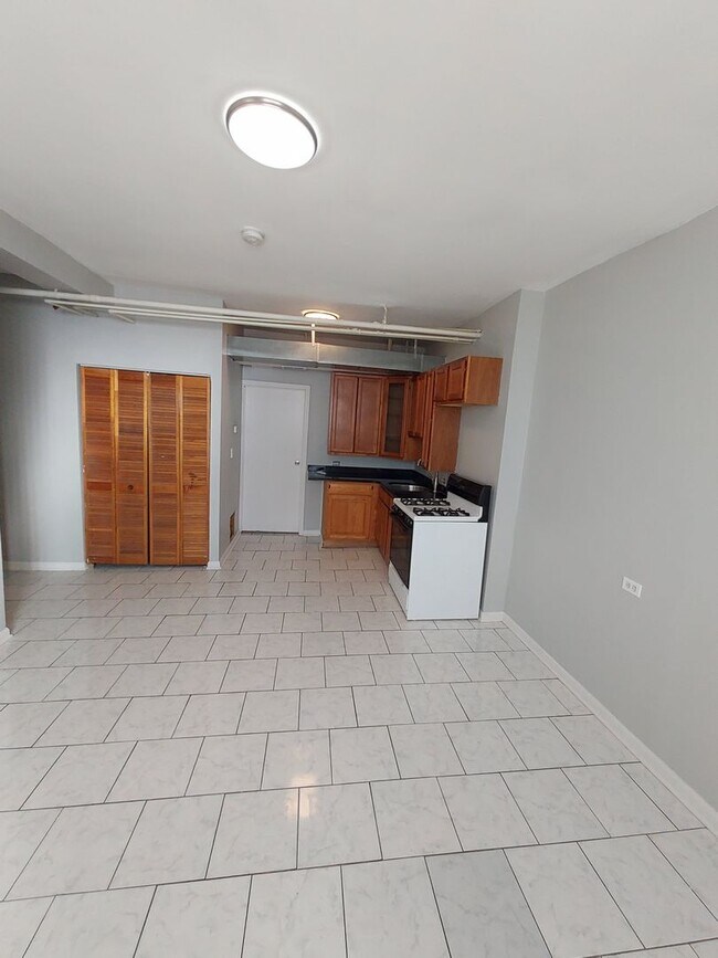 Photo - 1252 S Karlov Ave Unit 1252-GF