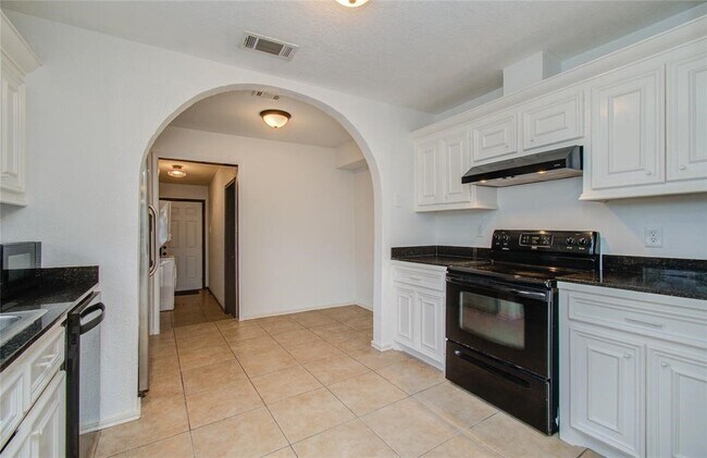Photo - 5319 Bell St