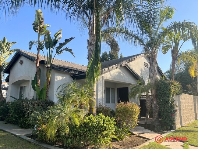 Photo - Stunning 4 Bedroom Home In Rosedale!