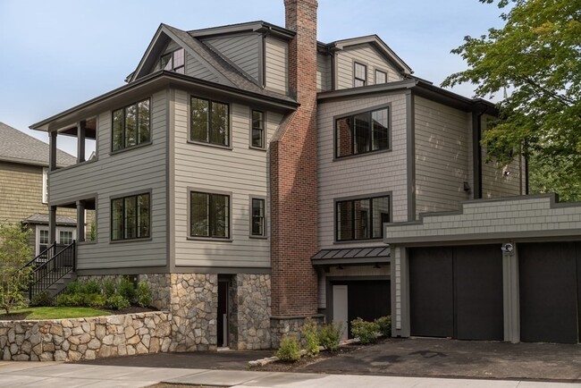 Building Photo - 67 Eliot St