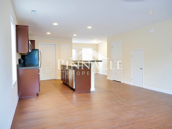 Photo - 124 Tomahawk Industrial Park