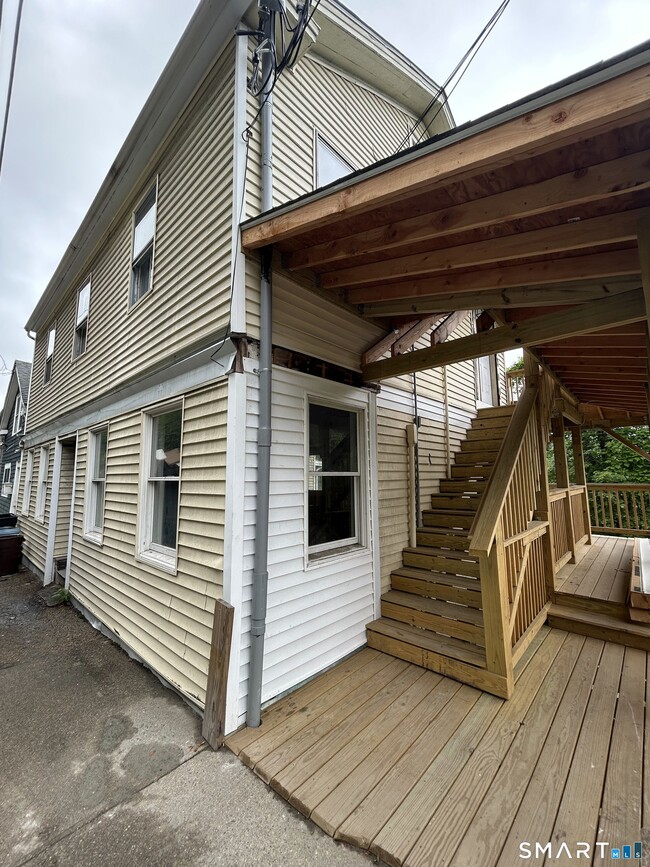 Building Photo - 27 N Main St Unit 1