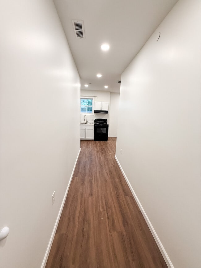 Photo - Daly Gardens #43 Unidad 202