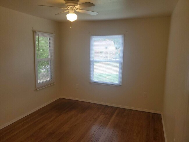 Photo - 2143 NE 19th St