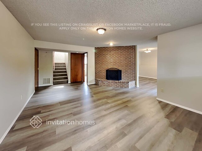 Photo - 9919 Zircon Dr SW