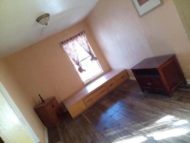 Photo - 1818 Hays St