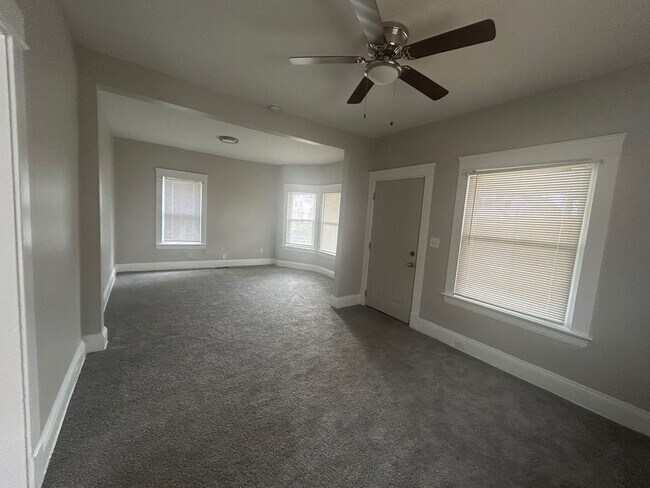 Photo - 2773 E 117th St Unidad DN