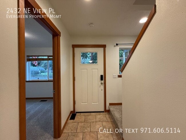 Photo - 2432 NE View Pl
