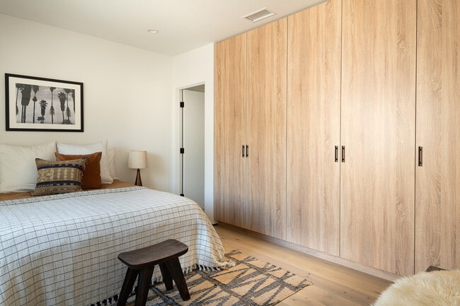 Unidad independiente de 2 dormitorios - 2016-2022 N Vista del Mar Ave