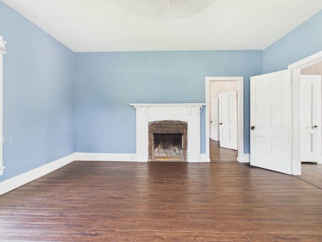 Photo - 309 Broad St