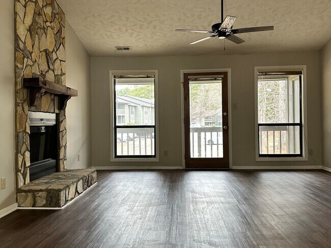 Photo - 1849 Tryon Dr