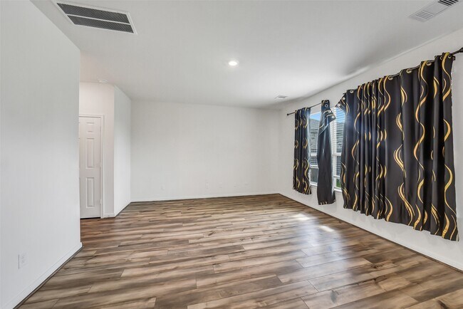 Photo - 2844 Grand Anse Dr