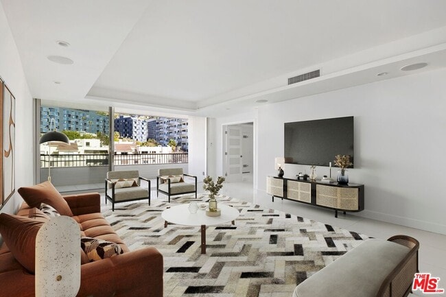 Building Photo - 1100 Alta Loma Rd Unit 1002