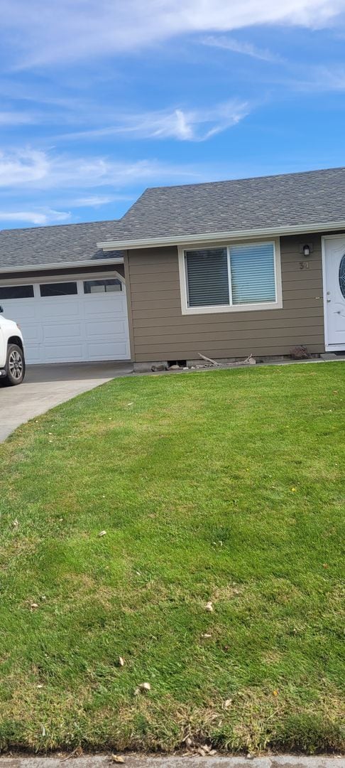 Photo - Cozy home on large lot w/fenced backyard