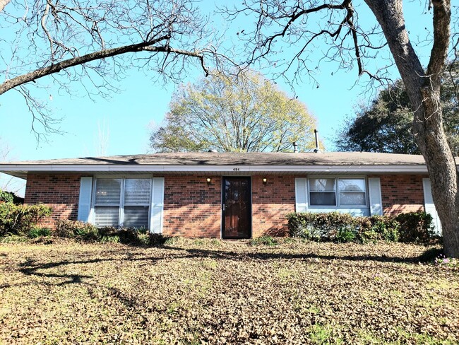 Photo - Spacious Corner Property!