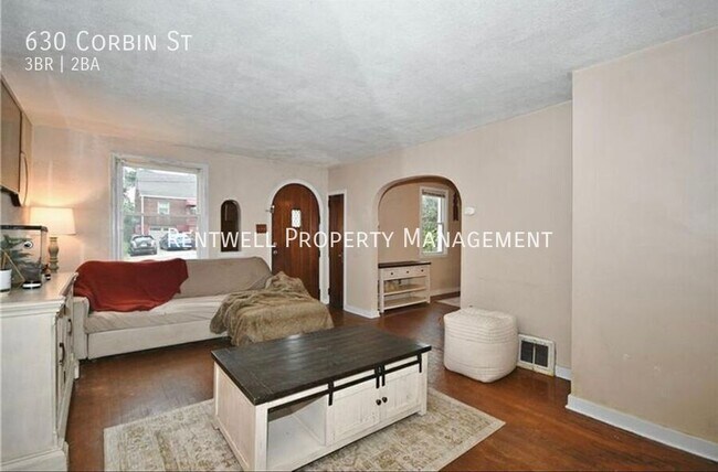 Photo - 630 Corbin St