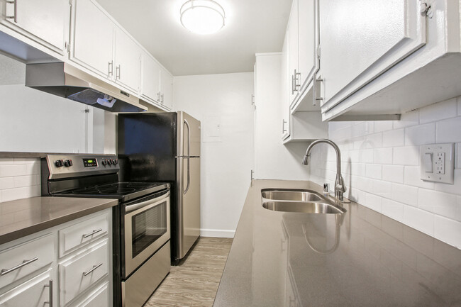 Building Photo - 3749 McLaughlin Ave. Rental