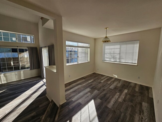 Photo - 231 Rosita St