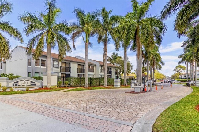 Photo - 2002 Blue Hawk Ct Unidad 1723