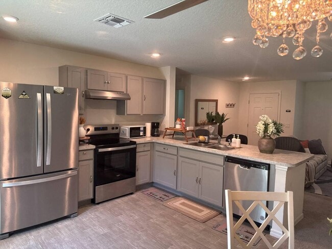 Photo - 400 Krassner Dr