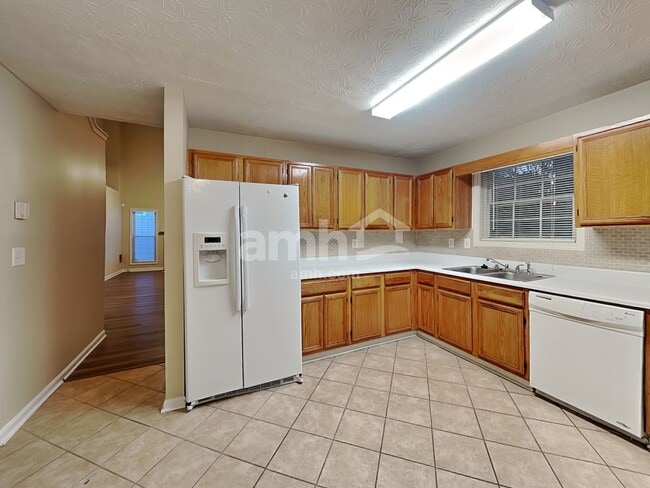 Photo - 670 Old Johnson Rd