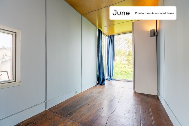 Photo - Room in Shared 6 bed/6 bath home Unidad 2C