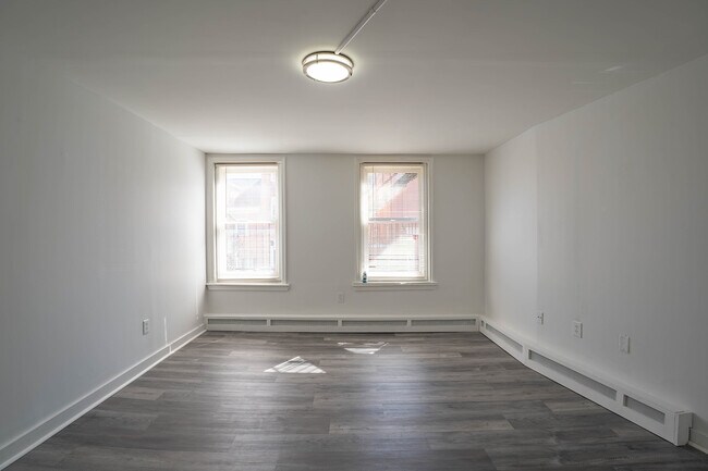 Photo - 120 Perry St Unit 2