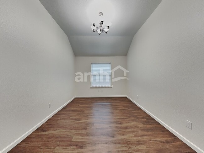 Photo - 232 Country Crossing Cir