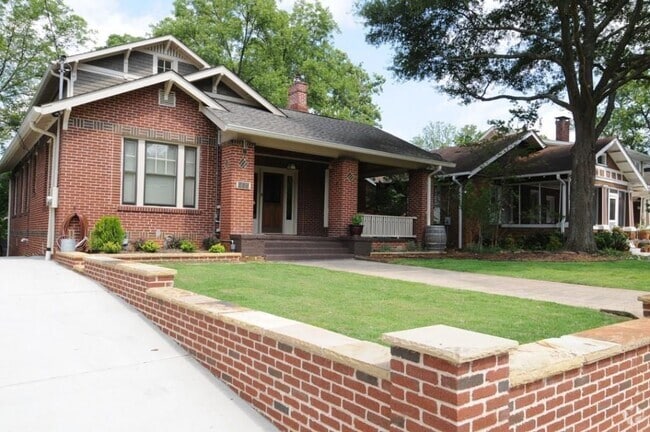 Building Photo - 895 Arlington Pl NE Rental