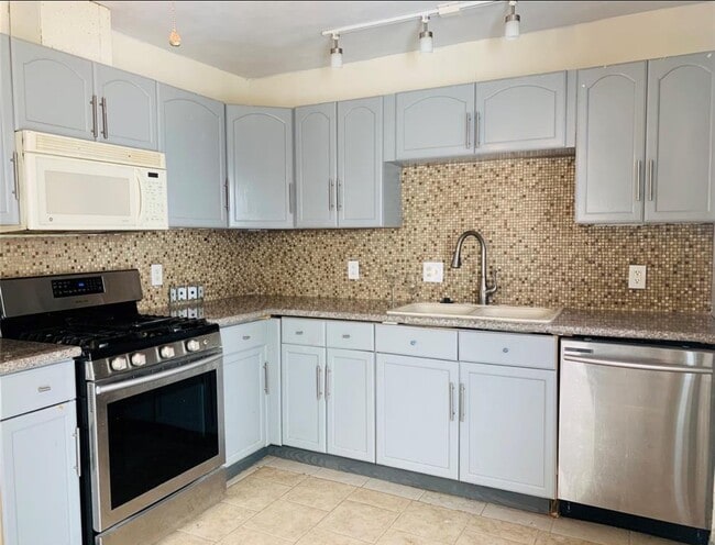 Photo - 1205 Bank Dr