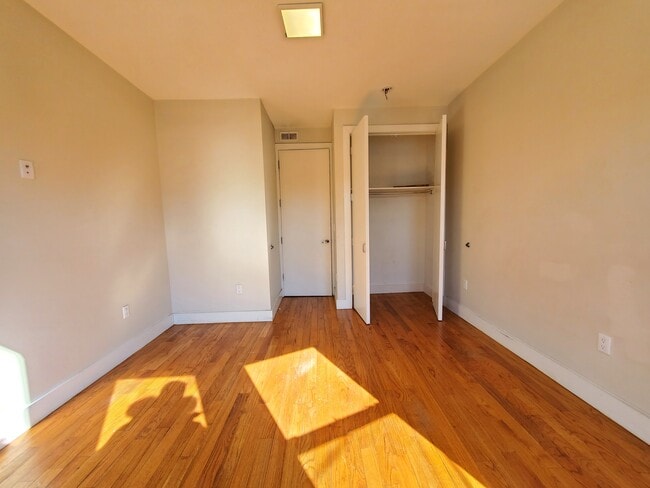 152 Boyd Ave 3B - 156 Boyd Ave Unit 3B