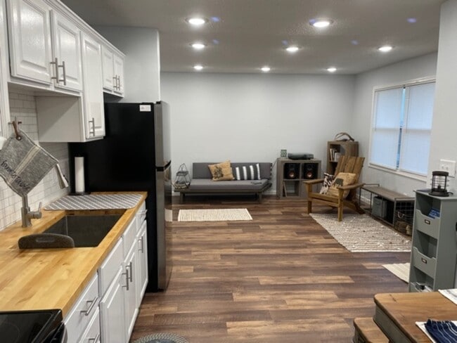 Photo - 2256 Fairfax Dr