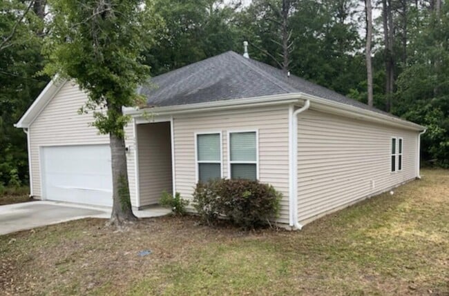Beautiful 3 Bedroom Home - Beautiful 3 Bedroom Home