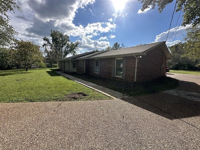 Photo - 341 Hickory Dr
