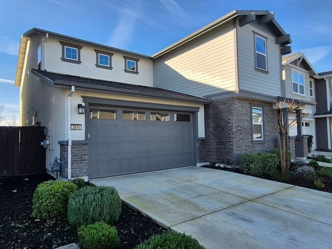 Photo - Gorgeous 4 Bedroom 3.5 bath with loft