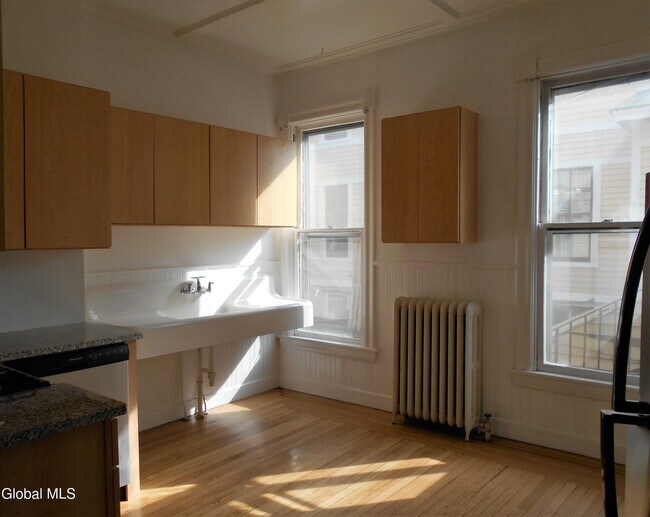 Photo - 8 5th Ave Unidad 2