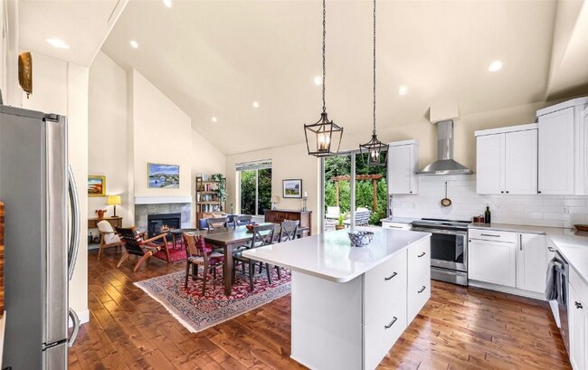 Photo - 697 Chuckanut Dr N