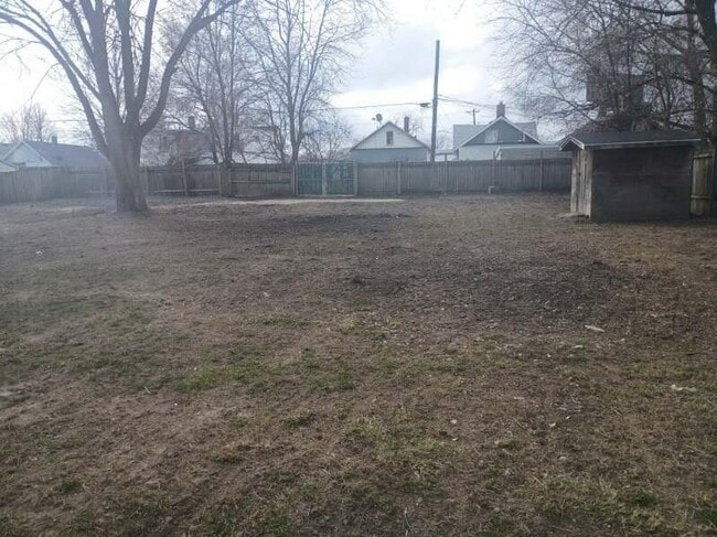Photo - 220 Wasaon St