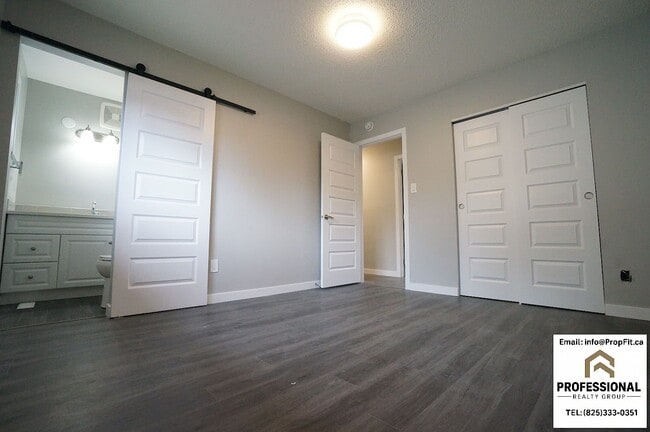 Photo - 3004 79 St NW