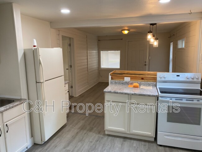 Photo - 711 N 26th St